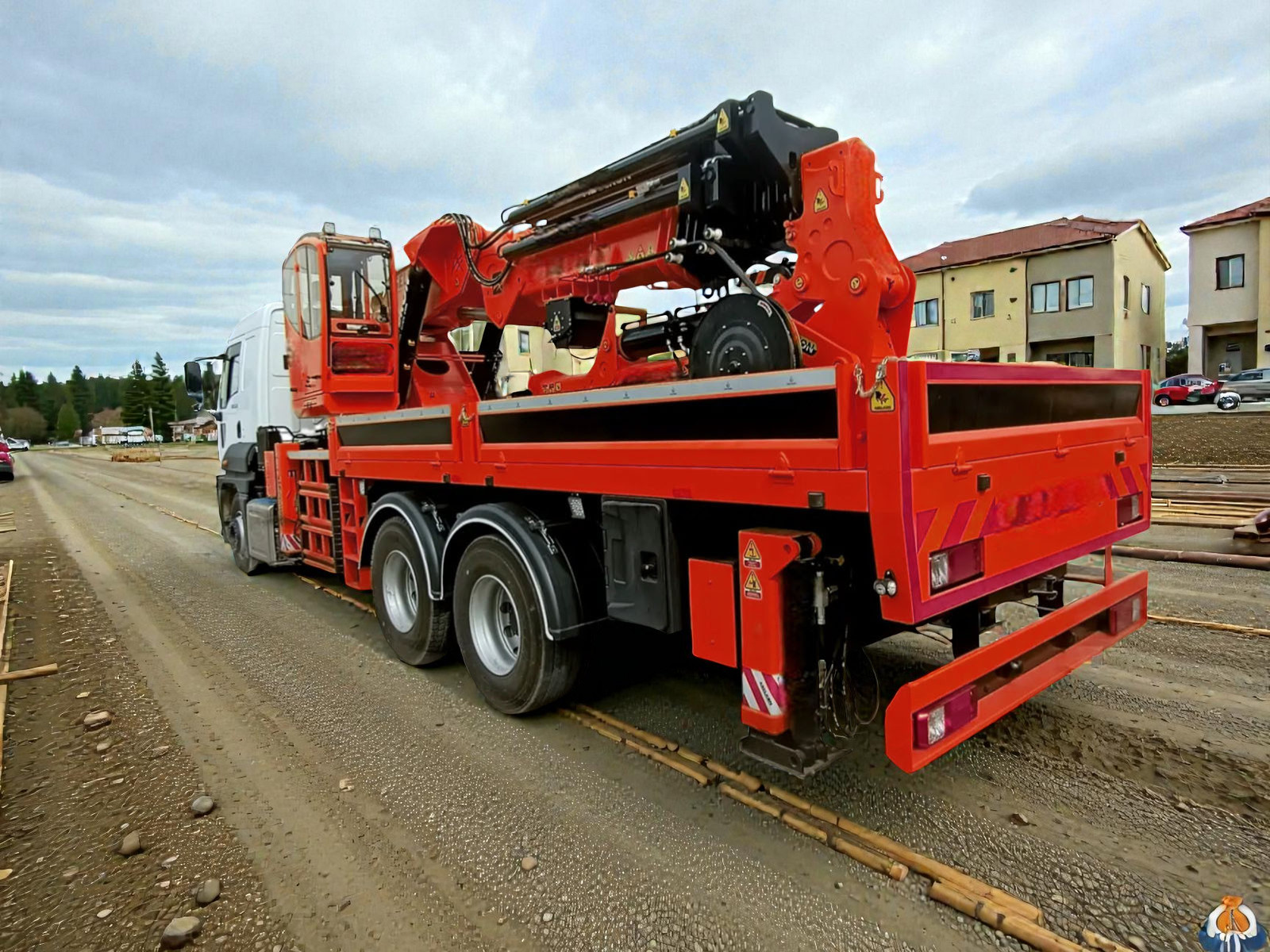 30 Ton Knuckle Boom Crane thumbnail 2