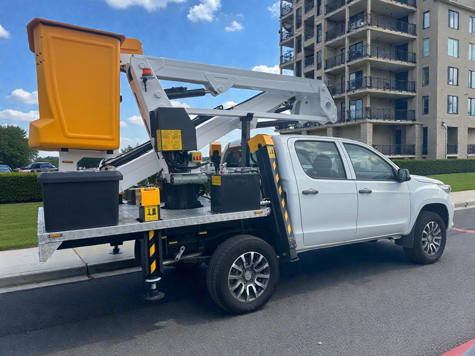 Articulated - Telescopic (12-22m) thumbnail 3